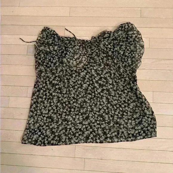 Robertson and rodeo mixology brand floral top - Picture 2 of 3